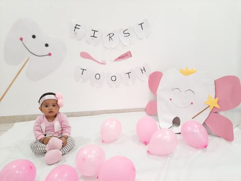 1st Tooth Photoshoot, My First Tooth Photoshoot, I Got My First Tooth Photoshoot, Baby Images Hd, Diy Newborn Photography Props, Half Birthday Baby, Diy Newborn Photography, Baby Print Art, Monthly Baby Photos