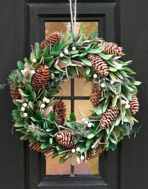 Woodland Christmas 18 Ideas 2023 ZTNews Earthy Christmas, Natural Christmas Wreaths, Pinecone Crafts, Personalized Wreaths, Floral Door Wreaths, White Christmas Wreath, Cone Crafts, White Berries, Mistletoe Kiss