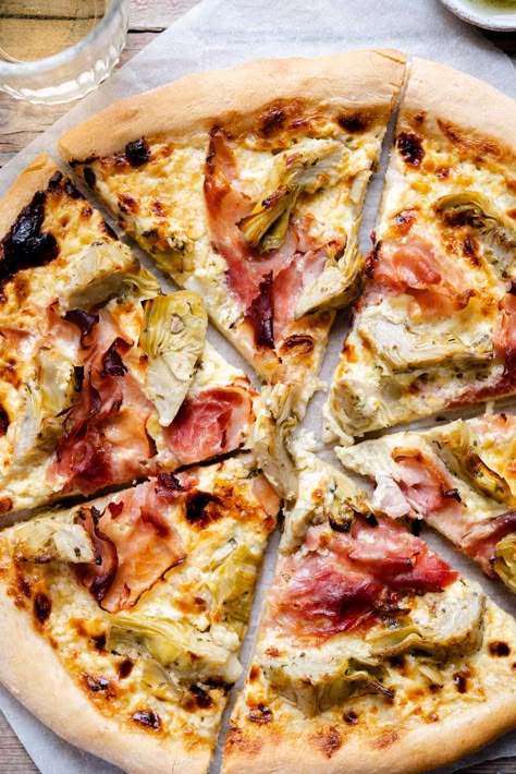 Flatbread Meals, Instant Pizza Dough, Pizza With Prosciutto, Italian Ham, Marinated Artichokes, Artichoke Pizza, Italian Pizza Recipes, Pizza Oven Recipes, Prosciutto Pizza