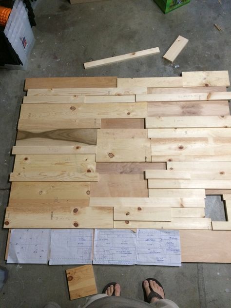 Barn Wood Art, Wood Art Diy, Thrifty Decor Chick, Diy Wand, Thrifty Decor, Diy Headboard, Diy Holz, Into The Woods, Décor Diy