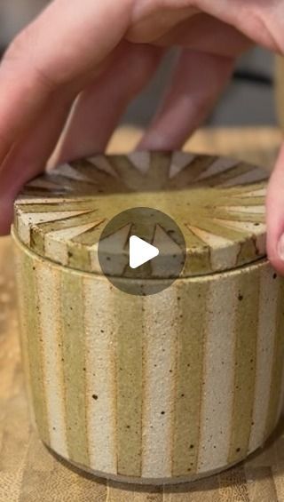 Mäe Ceramics on Instagram: "How I made this little French butter holder 💅" Ceramic French Butter Dish, Butter Holder Ceramics, French Butter Dish Pottery, Butter Holder Pottery, Ceramic Butter Bell, Butter Ceramic, Butter Dish Pottery, Butter Dish Ceramic, Ceramic Videos