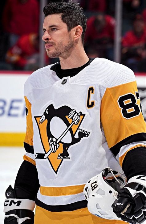 Sydney Crosby, Nhl Hockey Players, Ice Hockey Players, Penguin Love, Pittsburgh Penguins Hockey, Sidney Crosby, Penguins Hockey, Sports Romance, Nhl Players