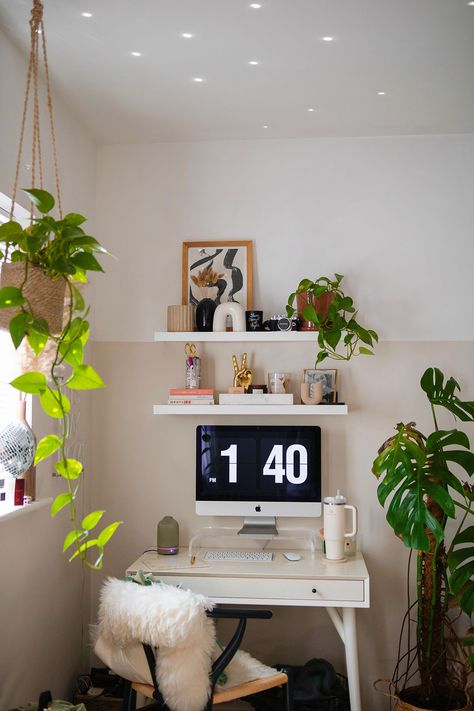 small home office space ideas Ikea Small Desk, Living Room Office Combo, Small Office Table, Work Office Ideas, Work From Home Office, Wall Paneling Diy, Desks For Small Spaces, Inside Decor, Teenager's Room