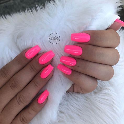 31 Trendy Neon Spring Nails - Ak Pal Kitchen Neon Color Nails Acrylic, Plain Neon Nails, Lollapalooza Nails, Light Neon Pink Nails, Neon Pink Nails With Glitter, Speing Nails, Neon French Nails, Neon Ombre Nails, Bright Spring Nails