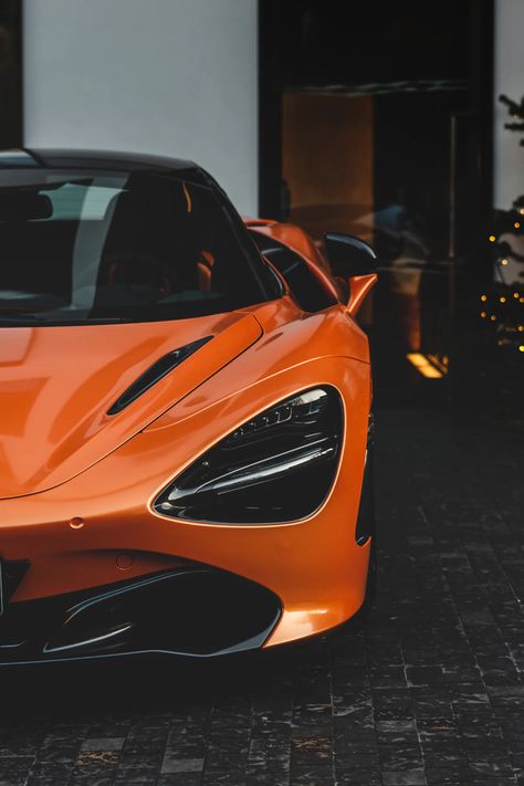 Luxe Auto's, Car Iphone Wallpaper, Orange Car, Mclaren Cars, Mclaren P1, Car Cleaning Hacks, Car Hacks, Orange Wallpaper, Limousin