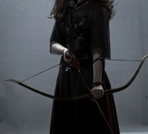 Archery Aesthetic, Hunter Of Artemis, Medieval Aesthetic, Queen Aesthetic, Royal Aesthetic, Dragon Trainer, Bow And Arrow, Pinturas Disney, Warrior Girl