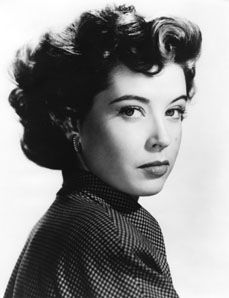 frances bavier photos when she was young | When you learn who this is, your jaw will hit the floor. 1940 Hairstyles, Gloria Dehaven, Retro Updo, 40s Hairstyles, 1940s Hairstyles, Pin Curls, Look Retro, Retro Hairstyles, Modern Hairstyles