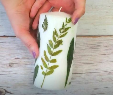 Do you wish you knew how to jazz up accessories and add an on-trend element? Then join Hometalk today to learn how to create your very own decorated candles! Pillar Candles Diy, Christmas Room Spray, Decorated Candles, Pillar Candle Decor, Topiary Diy, Candle Projects, Diy Entryway, Candle Wrap, Diy Snowman