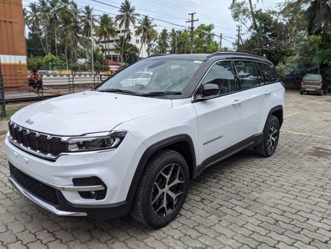 Hello guys if you are finding a best 7 seater suv under 42 lakhs then jeep merdian fits in it. It comes 2.0 L diesel engine which produces 168 bhp and 350 Nm of torque. For details go check offer if you like this car. Jeep Meridian, 7 Seater Cars, 7 Seater Suv, 360 Degree Camera, Jeep Cars, Infotainment System, Android Auto, Apple Car Play, Fuel Economy