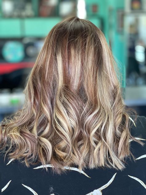 For the blonde who just wants to go a little warmer and darker for fall but still wants to keep her blonde Subtle Fall Hair, Fall Hair, Blonde, Long Hair Styles, Hair Styles, Hair, Beauty