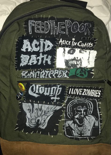 My backpack Backpack With Patches And Pins, Punk Backpack, Grunge Backpack, Thrift Flip Ideas, Battle Vest, Punk Fashion Diy, Patch Backpack, Cool Backpack, My Backpack