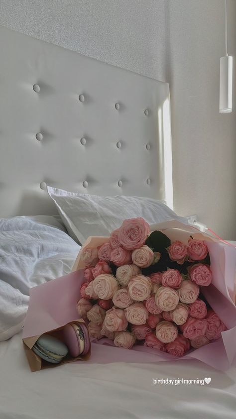 #birthday #flowers #aesthetic #happybday #morning Birthday Morning Aesthetic, Birthday Flowers Aesthetic, Birthday Morning, Flowers Aesthetic, Birthday Board, Happy B Day, Birthday Pictures, Birthday Flowers, Birthday Cards