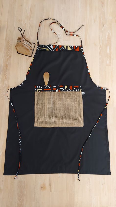 Bogolan rustic Apron with african print detail and a burlap pocket African Fabric Accessories, Traditional Aprons, African Shop, Apron Design, African Inspired Decor, African Pattern Design, African Gifts, African Crafts, Apron Sewing Pattern