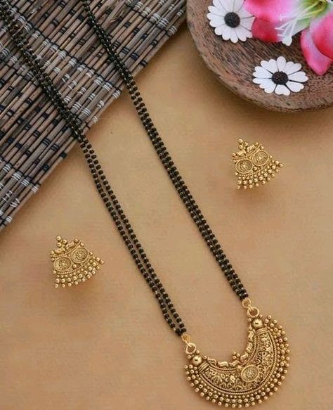 Artificial Mangalsutra Designs, Mangalsutra Set Designs Gold, Black Beads Mangalsutra Latest, Latest Mangal Sutra Designs Gold, Antique Mangalsutra Designs Gold, Jodha Ring, Modern Mangalsutra Designs Gold, Latest Mangalsutra Designs, Long Mangalsutra