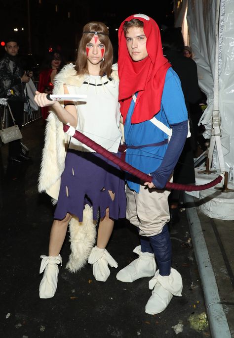 These Are the Some of the Most Iconic Costumes Celebrity Couples Have Worn For Halloween Ashitaka And San, Partner Halloween Costumes, Cute Couples Costumes, Cosplay Couple, Funny Couple Costumes, Kostum Halloween, Couples Cosplay, Halloween Parejas, Couple Cosplay