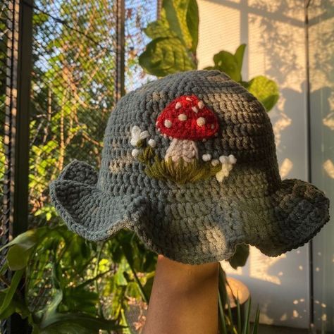 Bucket Hat Mushrooms, Mushroom Crochet Bucket Hat, Knit Mushroom Hat, Croche Bucket Hat, Crochet Pumpkin Bucket Hat, Mushroom Crochet Projects, Fun Crochet Bucket Hat, Crochet Mushroom Hat Free Pattern, Bucket Hat Tejido