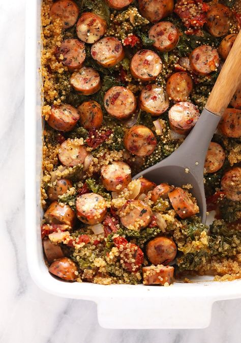 One of our most popular quinoa casserole recipes is this Italian Chicken Sausage Quinoa Casserole. It's protein-packed and made with sun-dried tomatoes and kale! Sausage Quinoa, Healthy Sausage Recipes, Quinoa Casserole Recipes, Turkey Sausage Recipes, Chicken Sausage Recipes, Sausage Recipes For Dinner, Quinoa Casserole, Kale Quinoa, Sausage Dinner