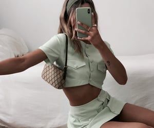 Monochromatic Outfit, Winter Skirt Outfit, 2020 Fashion Trends, Green Fits, Green Outfit, Celebrity Outfits, About Fashion, Looks Vintage, Cute Casual Outfits