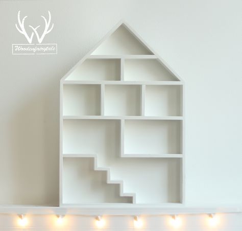 White house-shaped shelf for kids room. 100% wood. Toddler Playroom, Kawaii Room, White House, Kids Room, For Kids, Shelves, Wood, White, Home Decor