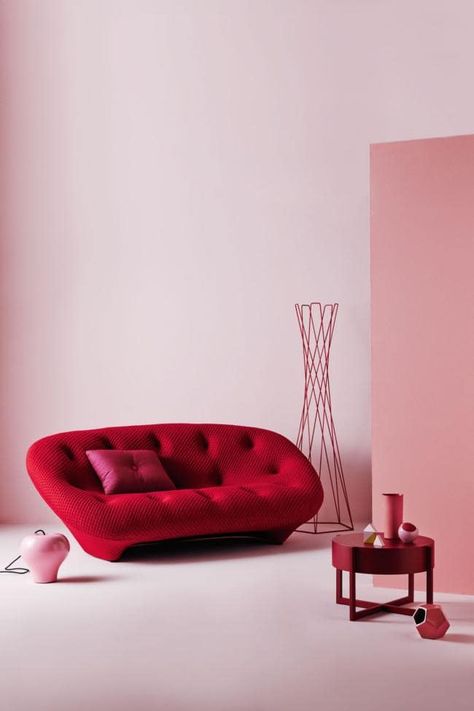 Get the look: pink and red Red Couch, Red Rooms, Red Decor, Hotel Interiors, Pink Interior, Wood Interiors, Pink Room, Boho Interior, Red Design