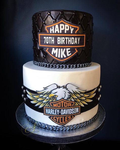 73 Likes, 4 Comments - Sobeida DeGorter (@artsyedibles) on Instagram: “Happy 70th birthday Mike! #harleydavidson #harleydavidsoncake” Bolo Motocross, Motorcycle Birthday Cakes, Motorbike Cake, Harley Davidson Cake, Harley Davidson Birthday, Motorcycle Cake, Motorcycle Birthday, Bike Cakes, Cupcakes For Men