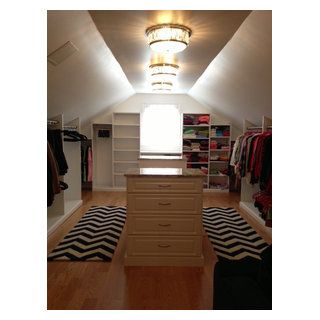 Sloped Ceiling Ideas, Storage Closet Design, Attic Closet Ideas Angled Ceilings, Closet With Slanted Ceiling, Slanted Ceiling Closet, Sloped Ceiling Closet, Attic Closet Ideas, Attic Bedroom Storage, Slanted Walls