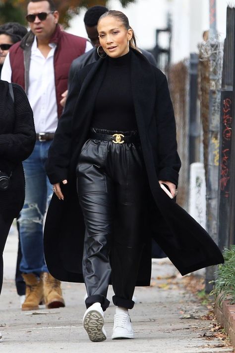 Leather Joggers, Alex Rodriguez, Joggers Outfit, Chanel Belt, All Black Outfit, Leather Outfit, Celebrity Outfits, Mode Inspiration, Black Outfit