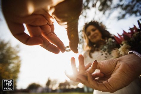 Fearless Photography, Indian Wedding Poses, Pre Wedding Photoshoot Outfit, Wedding Photography Gallery, Engagement Photography Poses, Wedding Photoshoot Props, Pre Wedding Photoshoot Outdoor, Amazing Wedding Photography, Pre Wedding Poses