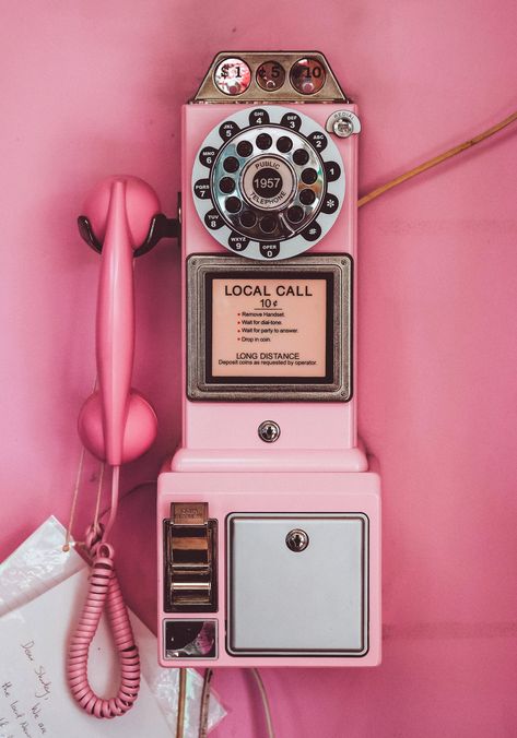 Pink Telephone, Old School Aesthetic, Audio Guest Book, Pink Phone, Vintage Phones, Motiverende Quotes, Vintage Telephone, Styl Retro, Picture Collage