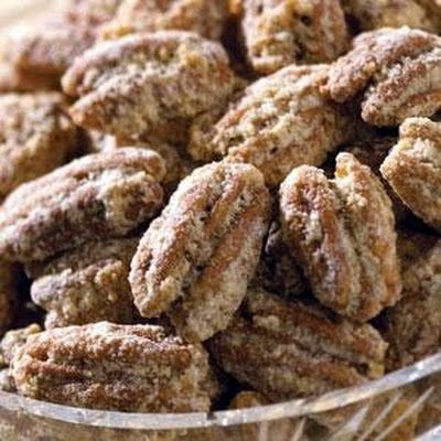 Swedish Pecans Cinnamon Sugar Pecans, Candied Pecans Recipe, Homemade Trail Mix, Keto Candy, Vegan Candies, Roasted Pecans, Pecan Recipes, Candied Nuts, Candied Pecans