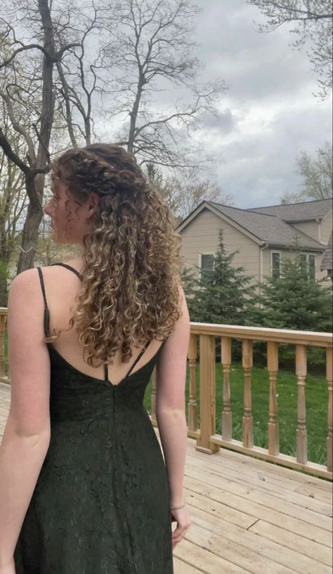 Hairstyles Ball Prom, Ball Hairstyles Curly Hair, Curly Hair Prom Styles Half Up, Curly Dance Hairstyles, Formal Hairdos For Curly Hair, Curly Hairstyles For Prom Short Hair, Curly Hairstyles For Prom Half Up, Prom Hair Naturally Curly, Naturally Curly Prom Hair