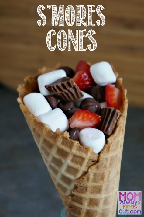 Smores Cones, Smores Cone, Blue Hawaiian Cocktail, Campfire Cones, Campfire Desserts, Camping Desserts, Coctails Recipes, Dessert Aux Fruits, Waffle Cone