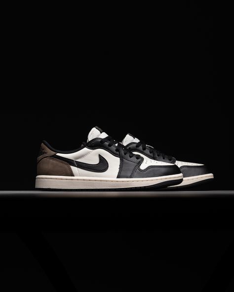 Jordan Brand continues with coffee-inspired colorways with the Air Jordan 1 Low OG 'Dark Mocha'. This rendition features a white leather base, black overlays and Swooshes, and a nubuck 'Mocha' brown heel reminiscent of the 2020 Air Jordan 1 High “Dark Mocha.” The design is finished with an off-white midsole, black outsole, and black Wings logo on the heel.⁠ Nike Dunk Low Sp, Brand Sneakers, Air Jordan 12 Retro, Jordan 12 Retro, Wings Logo, Black Wings, Mocha Brown, Brown Heels, Air Jordan 1 High