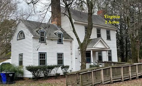 Save This Old Cheapish c.1840 Historic Virginia Farmhouse For Sale on 2.23 Acres Under $125K - Old Houses Under $50K Historic Virginia, Virginia Farmhouse, Cheap Houses For Sale, Creepy Old Houses, Family Homestead, Vintage Houses, Homestead House, Cheap Houses, Old Houses For Sale