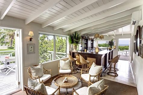 Pretty Little Secret: A Chic Bahamas Retreat - Fathom India Hicks Style, Harbour Island Bahamas, India Hicks, Caribbean Style, Estilo Tropical, Harbour Island, Island Home, Island Style, Colonial Style