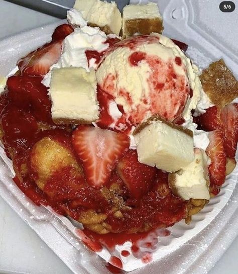 Loaded Funnel Cake, Strawberry Cheesecake Bites, Funnel Cakes, Junk Food Snacks, Cheesecake Bites, Funnel Cake, Food Drinks Dessert, Food Goals, Strawberry Cheesecake