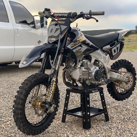 PIT BIKE MOTO on Instagram: “@04orangecrush with the 🔥 KLX110L #pitbike #klx110 #pitbikemoto #minibikes” Custom Pit Bike, Pit Bike 125, 110 Pit Bike, Moter Bike, Honda Crf 150 Supermoto, Crf 150 Supermoto, Crf 110 Pit Bike, Pit Bikes, Dirt Bike 125cc