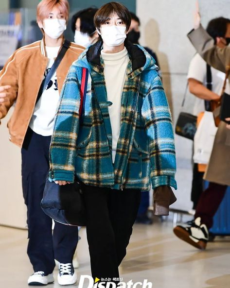 #txt beomgyu #airport style #airport fashion #boyfriend material #black hair #long hair #beomgyu and taehyun Txt Airport Fashion, Beomgyu Airport Fashion, Long Hair Beomgyu, Taehyun Airport, Beomgyu Airport, Beomgyu And Taehyun, Txt Airport, Black Hair Long Hair, Black Hair Long