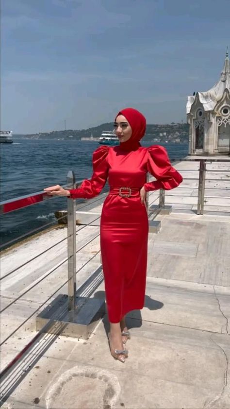 Red Dress Hijab Soiree, Red Soiree Dresses, Red Dress Hijab, Soiree Dresses For Hijab, Fashion Classy Outfits, Satin Dress Outfit, Hijab Soiree, Hijab Fashion Summer, Stylish Actresses