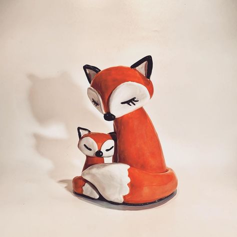 Fox Ceramics Pottery, Clay Fox, Easy Clay Sculptures, Red Foxes, Ceramic Art Sculpture, Pottery Workshop, Clay Animals, New Ceramics, Pottery Classes