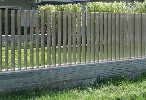 Square posts in low stone wall Yard Fence Ideas | Backyard Fence Types Modern Fence Design, Cheap Fence, Concrete Fence, Brick Fence, Pallet Fence, Steel Fence, Front Yard Fence, Farm Fence, Walled Garden