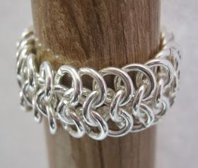 Chainmaille Ring, Chainmail Ring, Chainmaille Jewelry Patterns, Chain Maille Patterns, Aluminum Wire Jewelry, Bead Woven Bracelet, Chainmail Jewelry, Diy Bracelets Tutorials, Chainmaille Bracelet