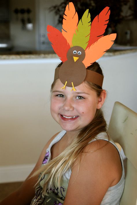 20 Fun Turkey Crafts | Easy DIY Craft Tutorial Idea | Craft Tutorials | Turkeys | Thanksgiving | Kids | Adults