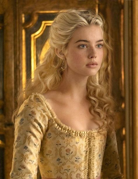 Blond Princess Aesthetic, Medieval Princess Hairstyles, Royalty Face Claim, Blonde Princess Character Inspiration, 18th Century Hairstyles Woman, Blonde Character Inspiration, Royal Face Claim, Character Inspiration Blonde, Princess Face Claim