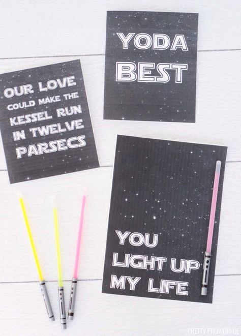 Star Wars Valentines Cards, Starwars Valentines Cards, Free Printable Star Wars, Star Wars Valentine, Star Wars Snacks, Glow Stick Valentine, Star Wars Theme Party, Star Wars Valentines, Valentines Snacks