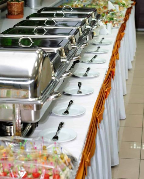 The BEST Chafing Dishes You NEED To Buy! - Aleka's Get-Together Bufette Ideas, Wedding Buffet Table Decor, Wedding Buffet Table, Buffet Set Up, Wedding Buffet Food, Catering Table, Catering Food Displays, Buffet Table Decor, Bbq Catering