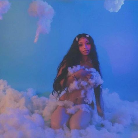 Wrapped In Sheets Photoshoot, Foam Photoshoot, Cloud Maternity Shoot, Glam Photoshoot Ideas, Heaven Photoshoot, 21st Bday Photoshoot Ideas, Cloud Shoot, Creative Studio Photoshoot, Cloud Photoshoot