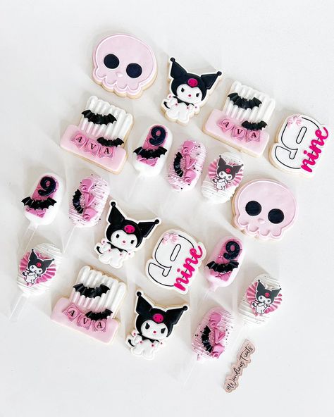 🎀Kuromi birthday treats for Ava 🦇… | Instagram Kuromi Cake Pops, Kuromi Cookies, Kuromi Bday Theme, Kuromi Dessert, Kuromi Party Ideas, Kuromi Food, Kuromi My Melody Birthday Theme, Pastel Kuromi, Kuromi Birthday