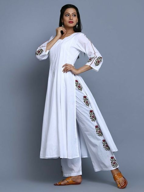 डिजाइनर कपड़े, Pant Design, Kurti Designs Latest, Cotton Kurti Designs, Kurta Designs Women, Dress Indian Style, Indian Designer Outfits, Designer Dresses Indian, Indian Fashion Dresses