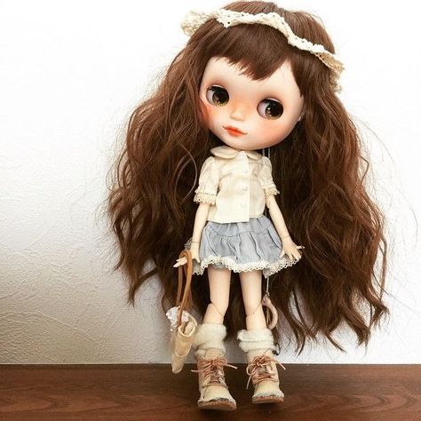 Doll Aesthetic, Pullip Dolls, Japanese Toys, Kawaii Doll, Large Eyes, Custom Blythe, Instagram Analytics, Doll Parts, Blythe Doll